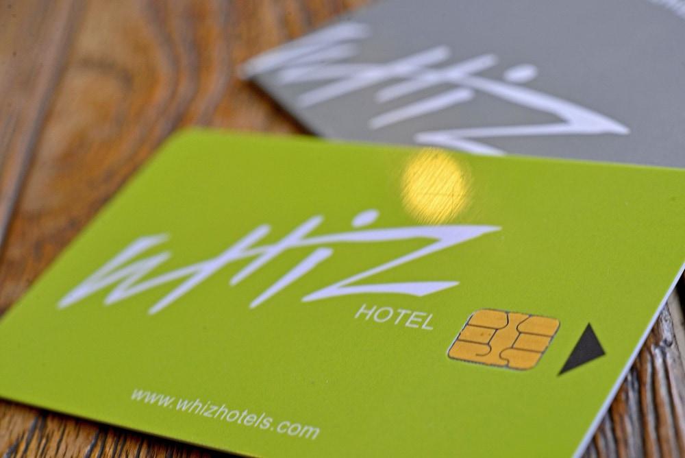 Whiz Hotel Malioboro Джокякарта Екстериор снимка