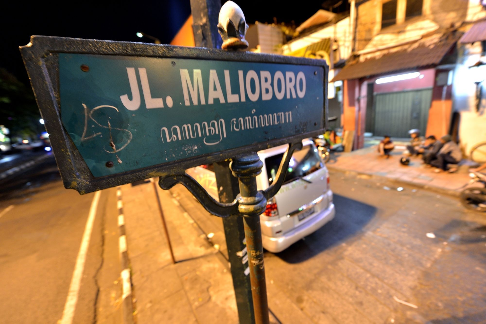 Whiz Hotel Malioboro Джокякарта Екстериор снимка